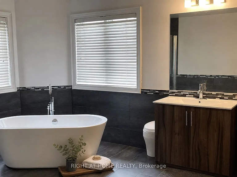 1466 Bayshire Dr — Photo 18