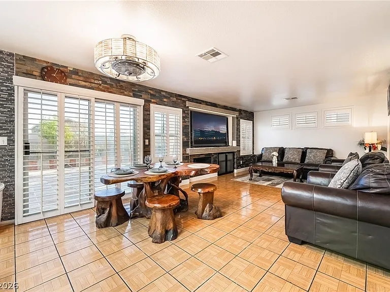 7965 Laurelton Pl — Photo 8