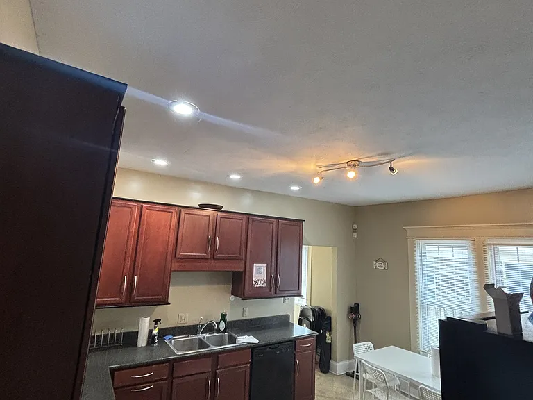 2432 N Illinois St #2 — Photo 13