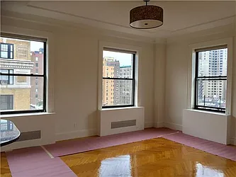 Rented by Siderow Residential Group