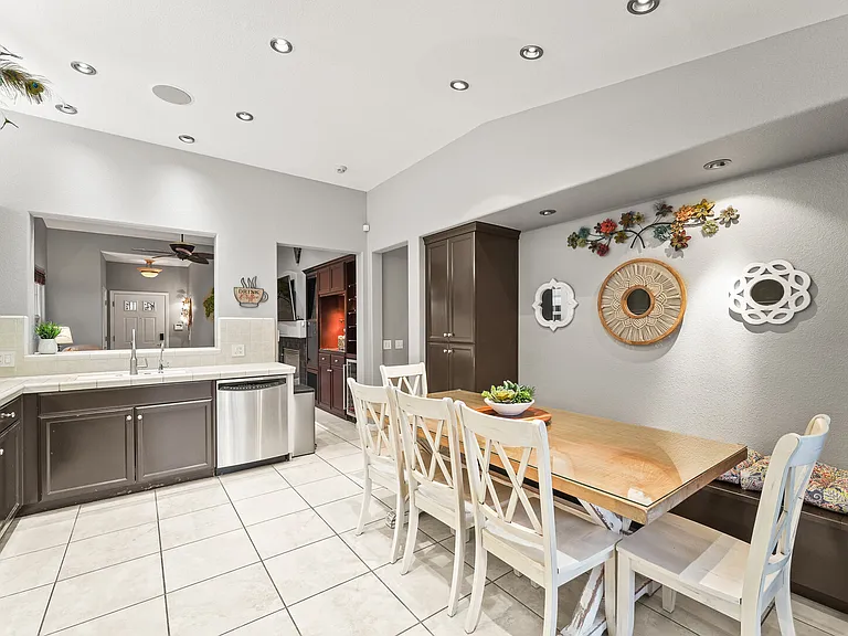 Montara Dr — Photo 9