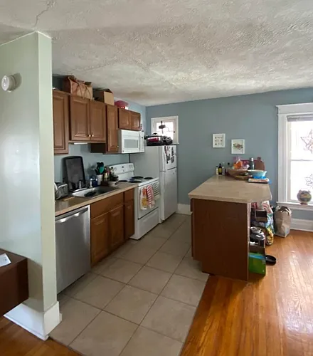 206 Laburnam Cres #1 Photo 1