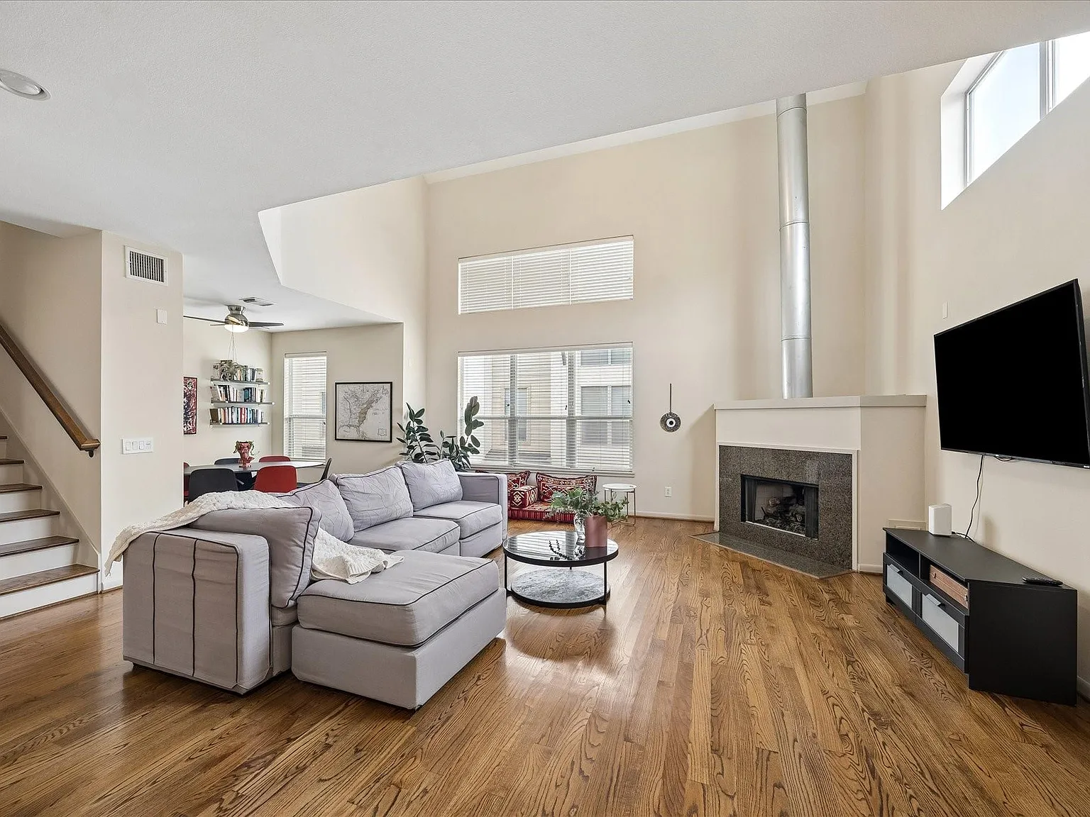 2 bed, 2.0 bath, 1816 sqft, $2,500 — Photo 4