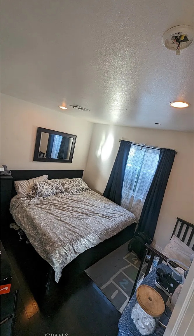 4 bed, 1566 sqft, $3,700 — Photo 4