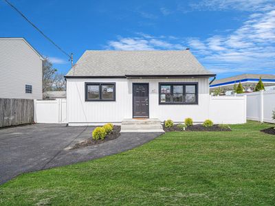 47 Essex Circle, Shirley, NY, 11967