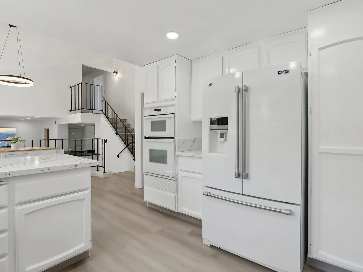 8560 Fern Crest Way — Photo 2