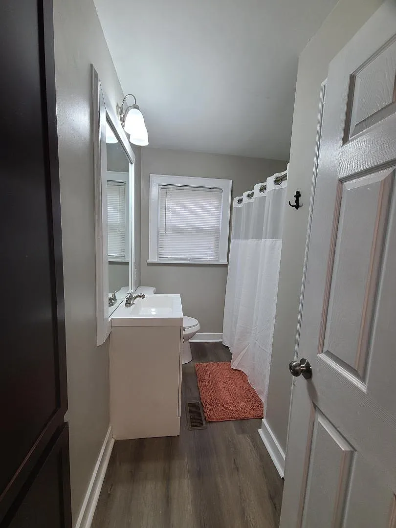106 Cartee Avenue - Room D (Greenville SC) — Photo 4