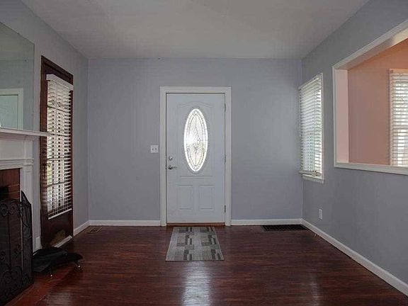 2nd image of 3215 E Chandler Ave