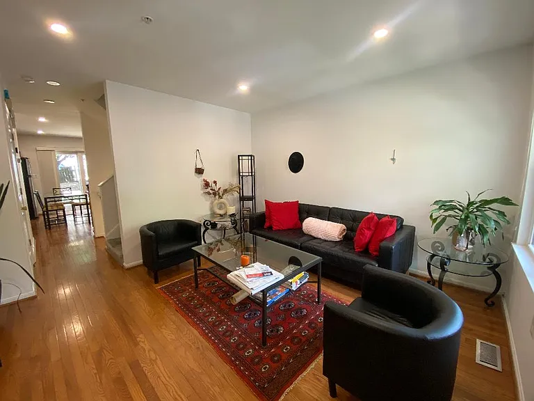 1327 Belmont St NW — Photo 16