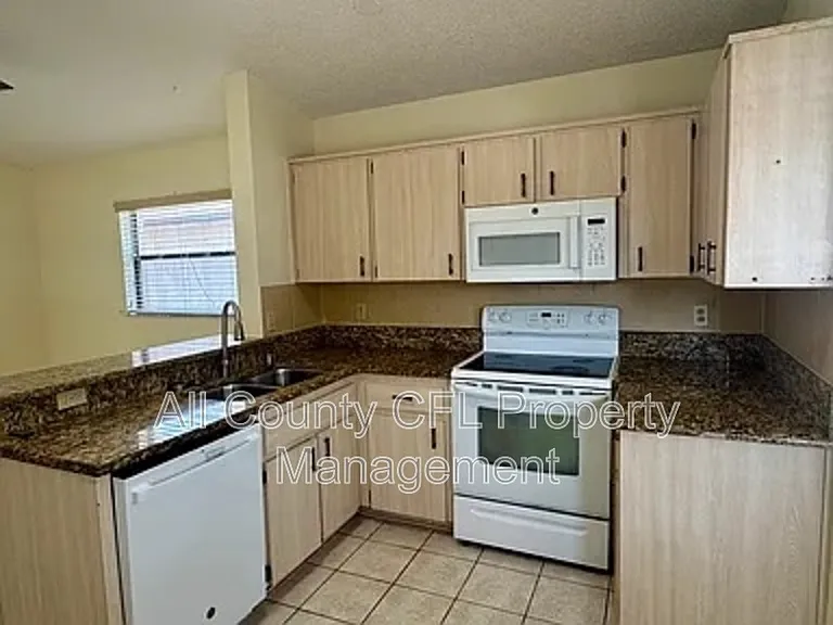 2911 Woolridge Dr — Photo 4