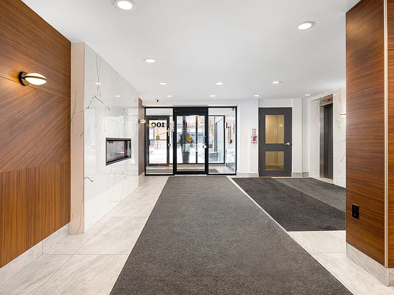 100 Gloucester St — Photo 12
