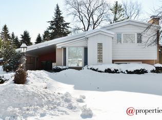 2337 Old Glenview Rd, Wilmette, IL 60091