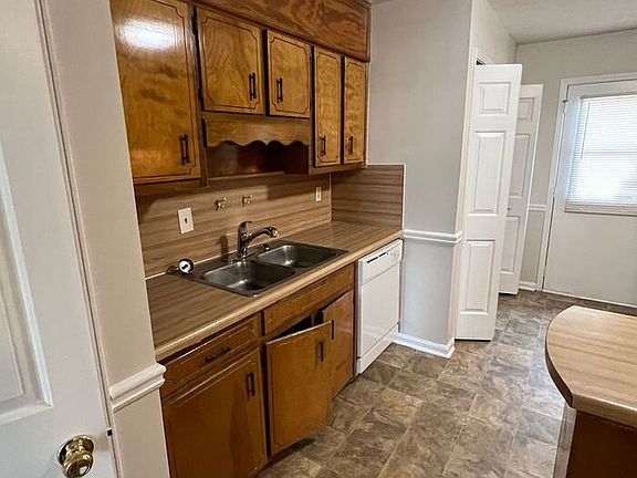5th image of 538 Whitehall Ln