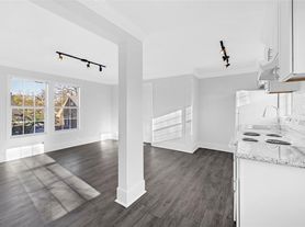 1633 Fourcade St, Houston, TX