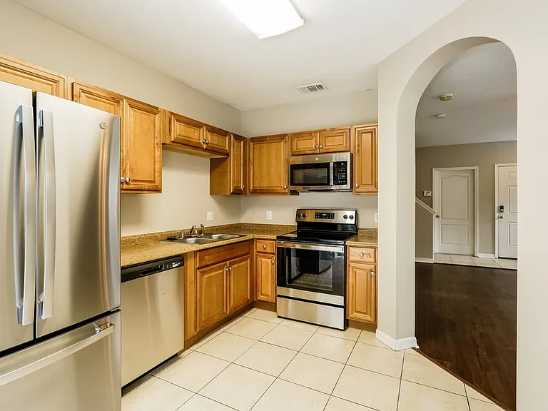 1405 Marsh Wood Dr — Photo 8