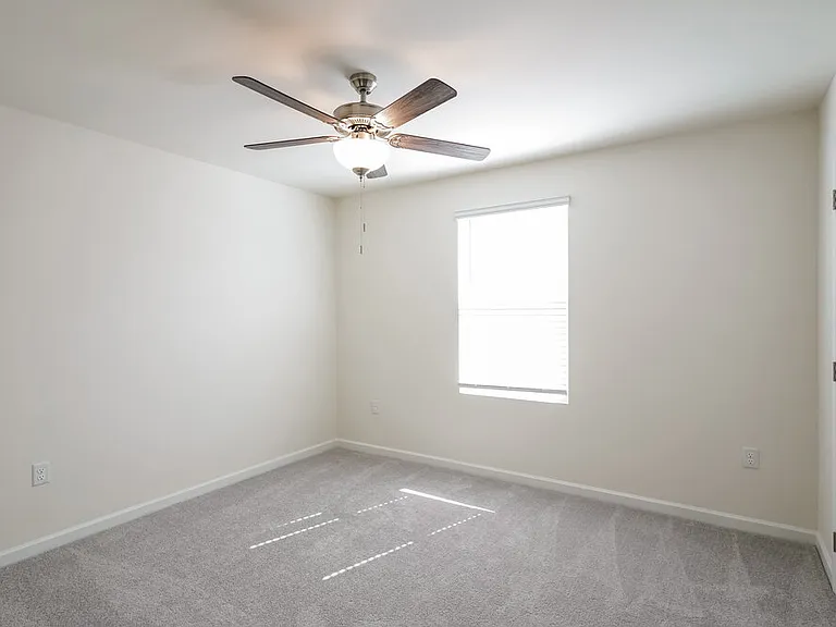 179 Snowdrop Ave — Photo 14