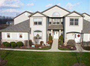 7311 Forest Cove Ln APT A, Northfield, OH 44067