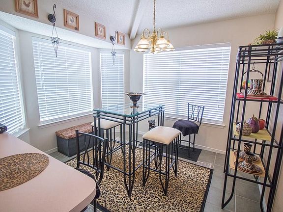 5th image of 6808 Canyon View Ln