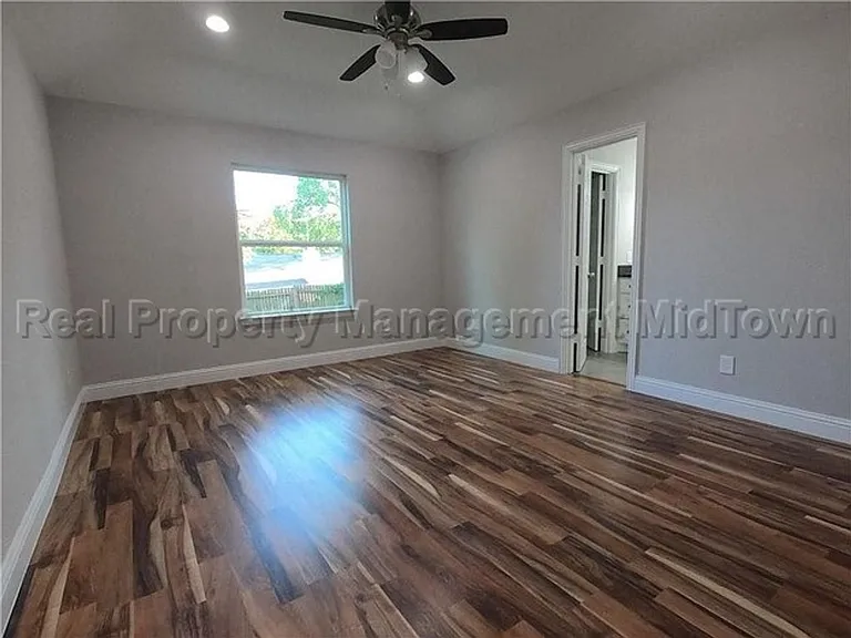 2325 Warwick Ave — Photo 18