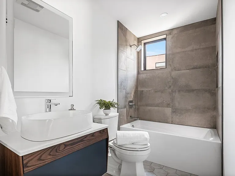 353 Linwood Ave — Photo 8