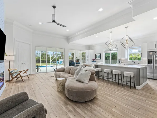 8669 Oldham Way, Palm Beach Gardens, FL 33412