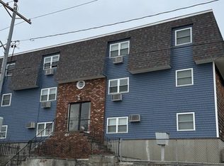 464 Bank St APT 1, Fall River, MA 02720