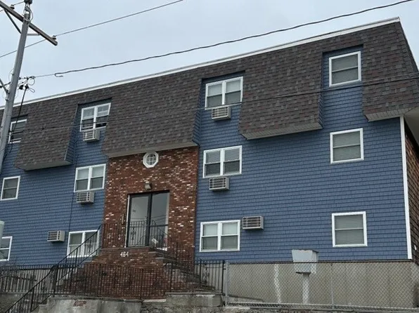 464 Bank St APT 1, Fall River, MA 02720