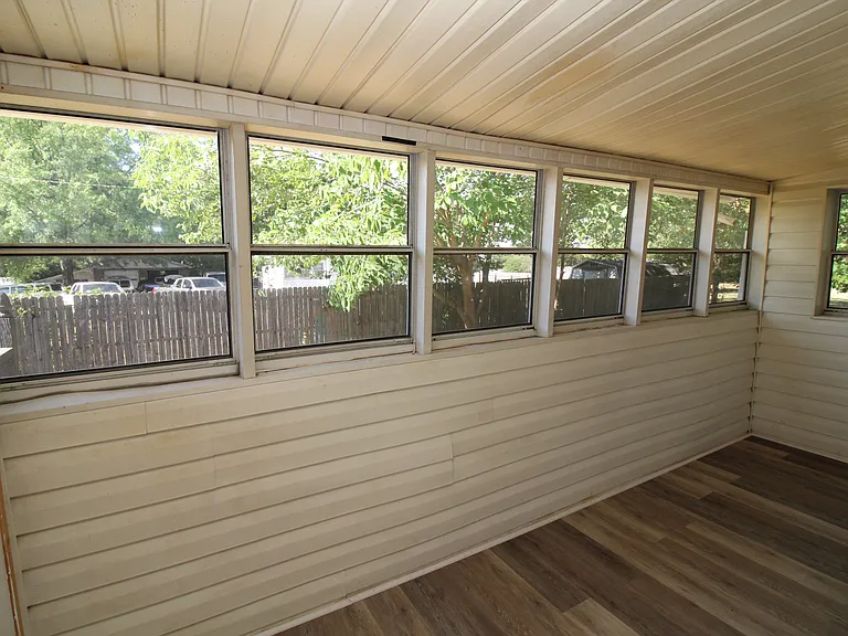 2720 Randleman Rd — Photo 25
