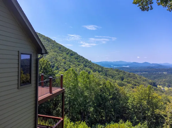 435 Meadowbrook Dr, Hayesville, NC 28904