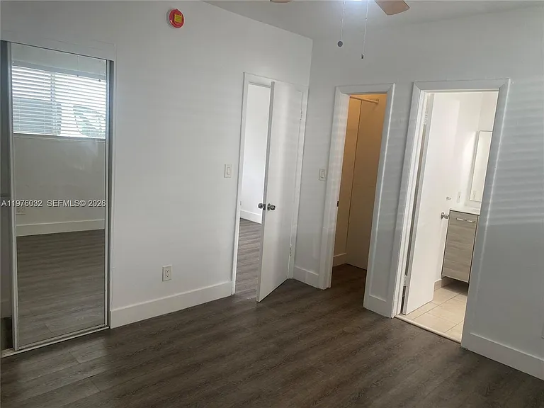 479 SW 3rd St #4 — Photo 3