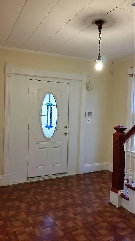 5 bed, 2061 sqft, $2,500 — Photo 4