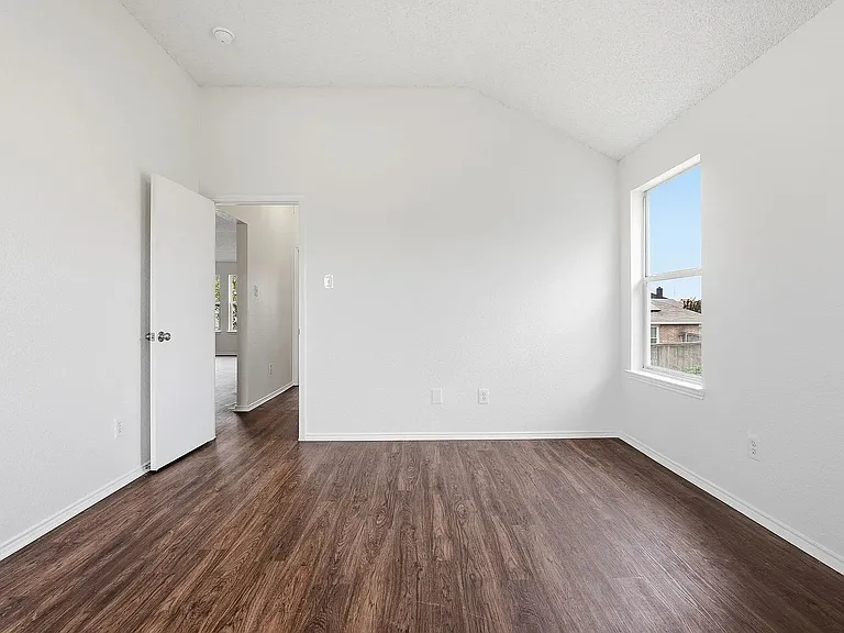 725 Parkford Ln — Photo 25