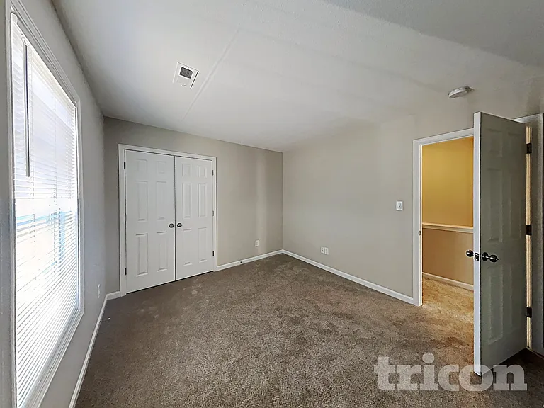 4504 Valendra Dr — Photo 13