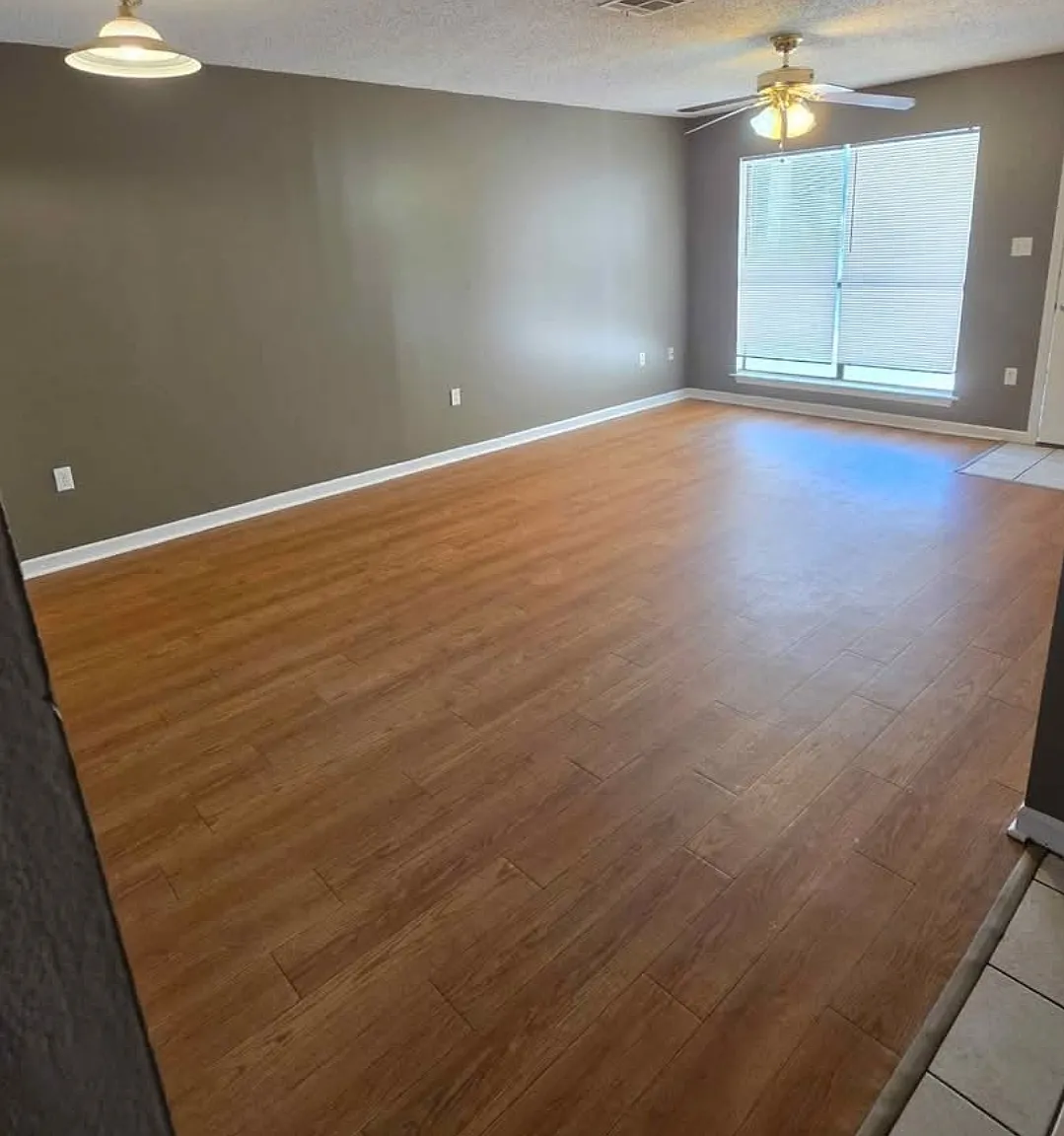 3 bed, 12 sqft, $1,150 — Photo 2