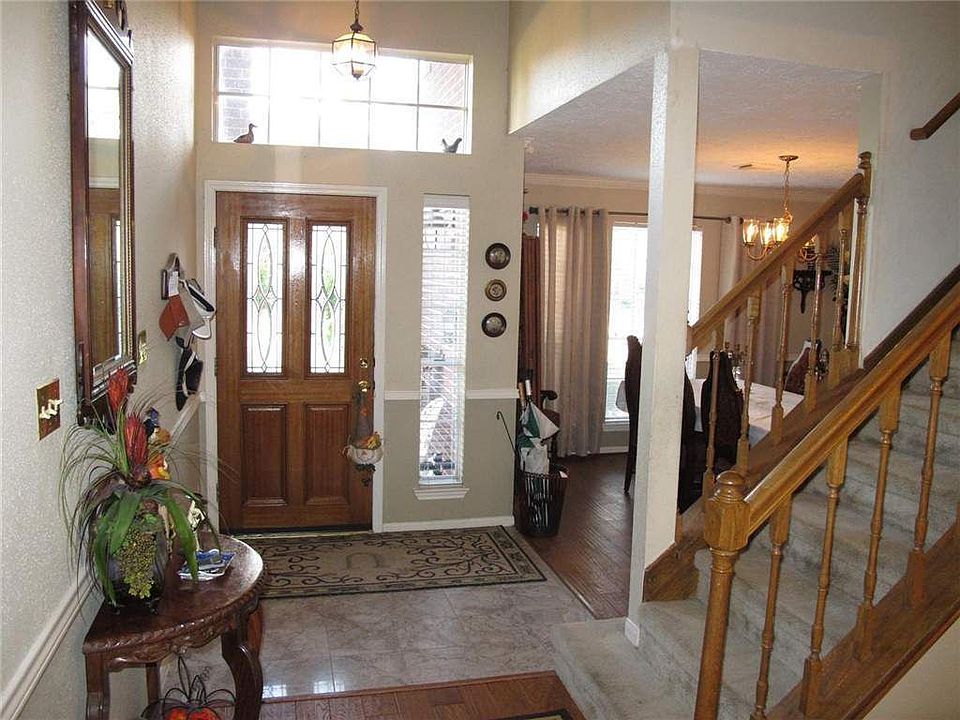 2nd image of 8006 Honeyfield Ln