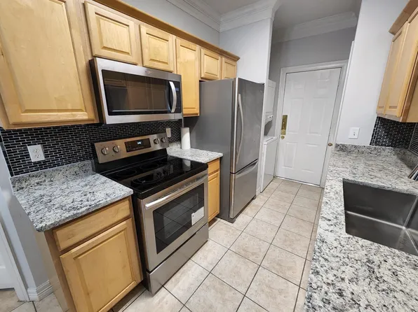 11045 Landswalk Dr APT 113, Houston, TX 77099