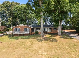 1069 Country Club Rd, Pickens, SC 29671