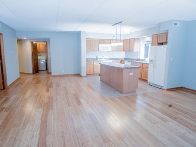 6560 W Diversey Ave APT 305, Chicago, IL, 60707