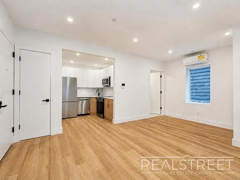 1260 Prospect Pl #1A — Photo 3