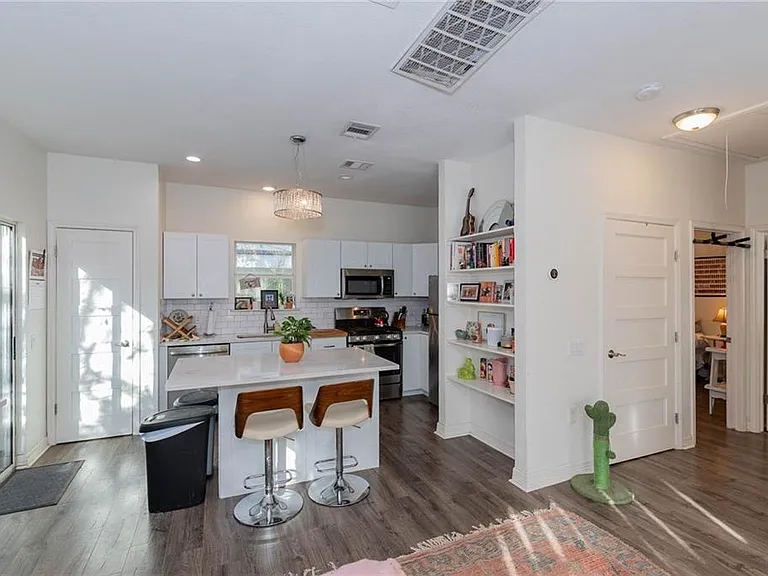 1198 E M Franklin Ave — Photo 19