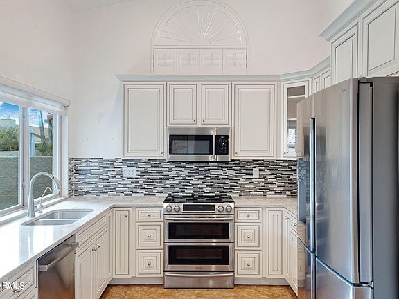 4th image of 9635 W MENADOTA Drive