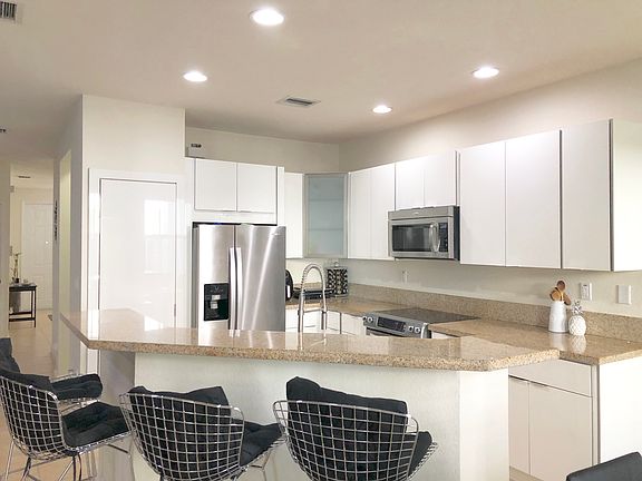 3rd image of 11433 NW 74th Ter