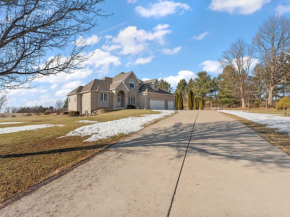 3rd image of 148 Timber Point Ct