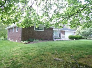 1912 Pickle Rd, Akron, OH 44312