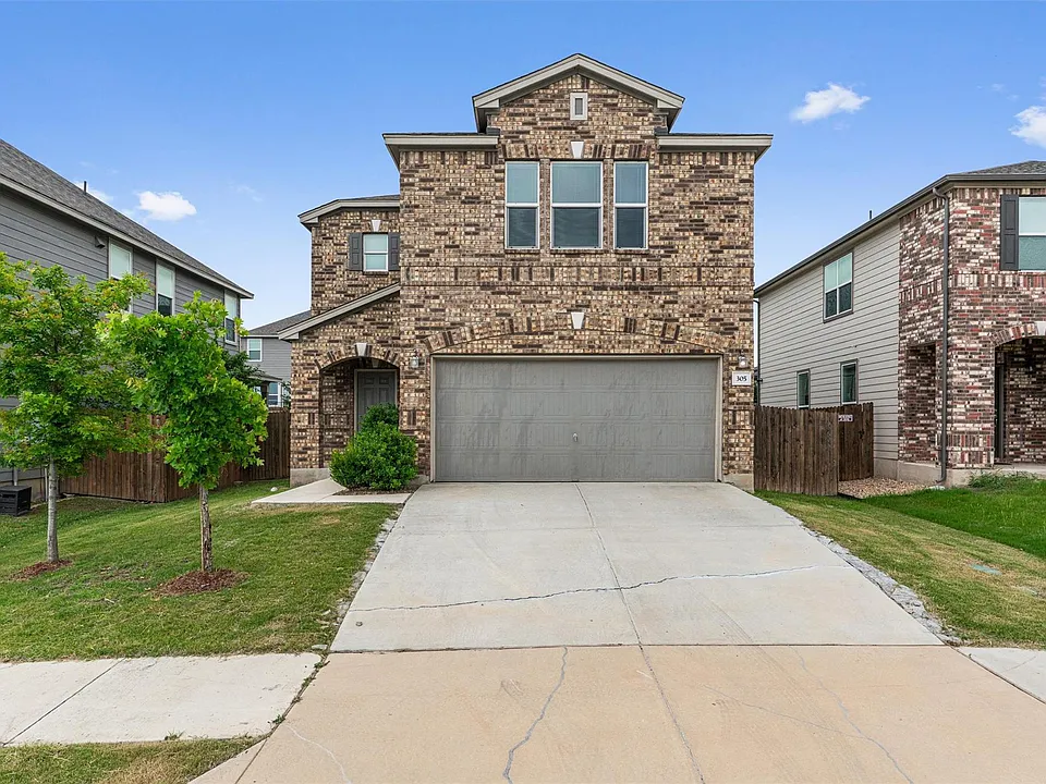305 Los Cobos Ln