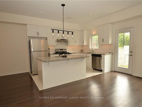 3rd image of 515 Garner Rd W #9