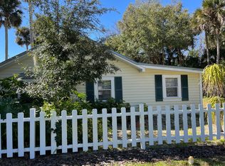 932 S Riverside Dr, Edgewater, FL 32132