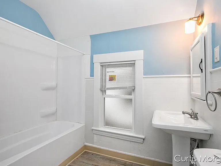 1035 Chatham St NW — Photo 3