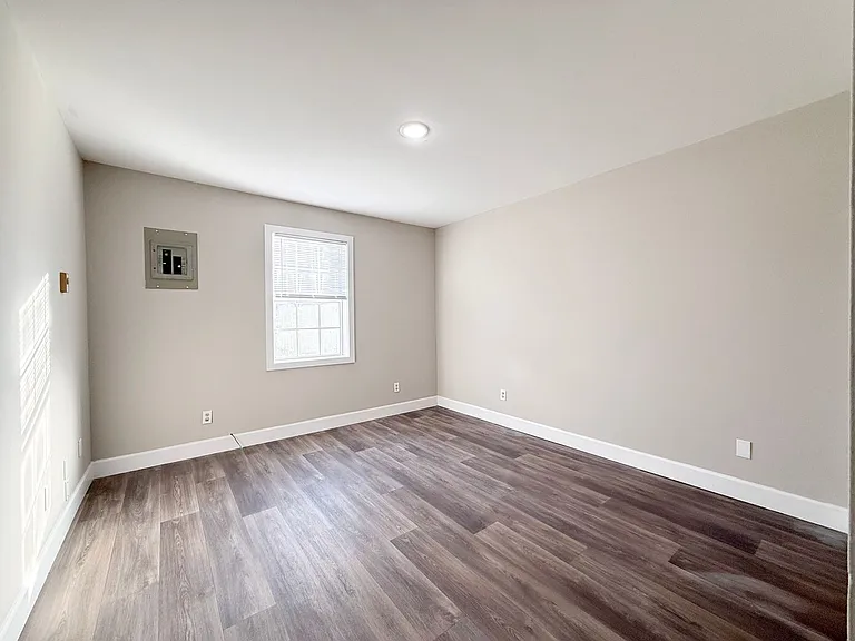 222 Chapman Rd — Photo 6