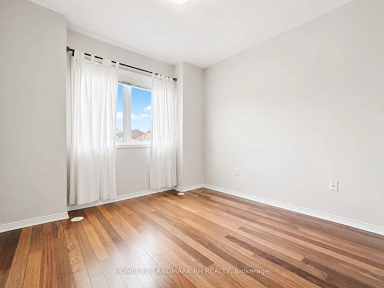 5 Coburg Cres — Photo 12